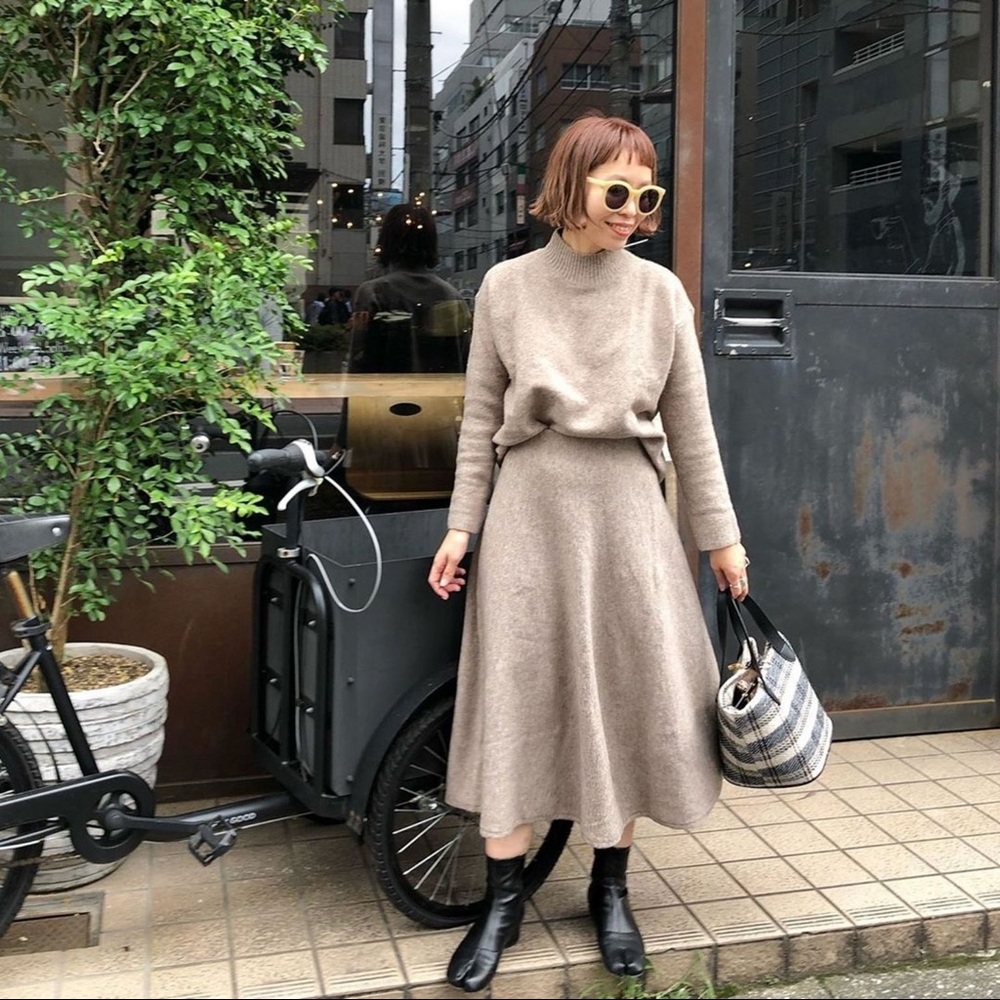 Uniqlo 2pcs soufflé yarn sweater and skirt set in Heathered green - Picture 3 of 5